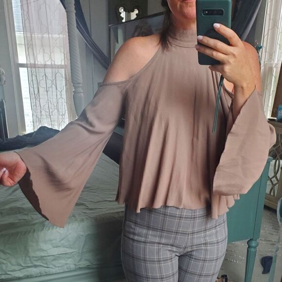 Elan Cold Shoulder Taupe Blouse - Picture 1 of 8